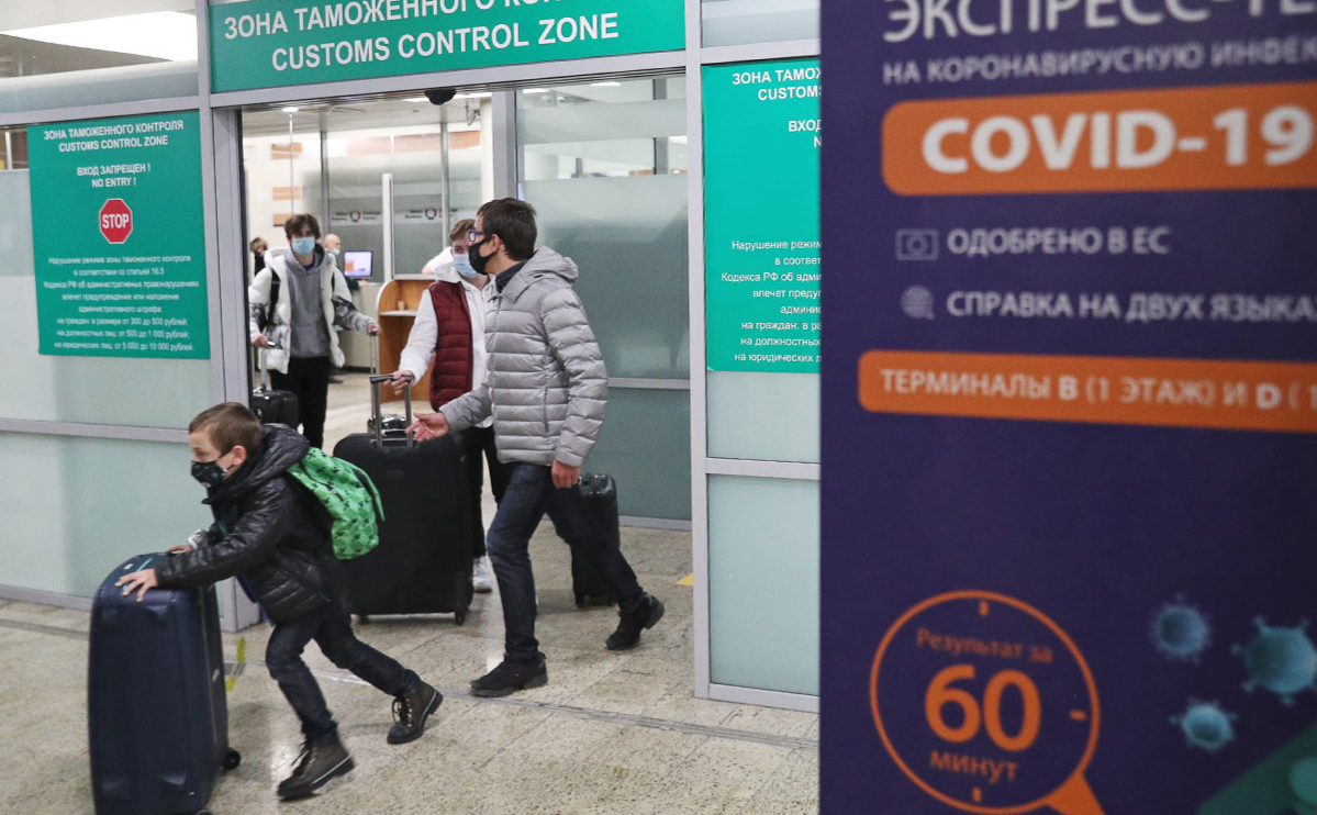 Отменены ПЦР-проверки для непривитых туристов, попадающих в РФ по суше