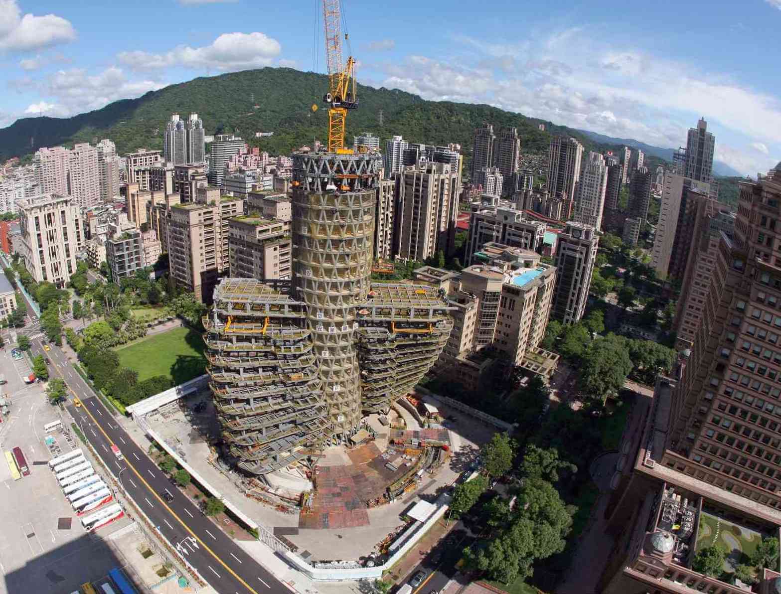 На Тайване построили жилую башню, поглощающую углекислый газ